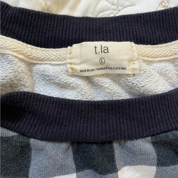 T.La Shortsleeve sweatshirt - Picture 6 of 6